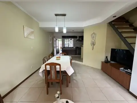 Depto Tipo Casa en Venta con 1 cocheras