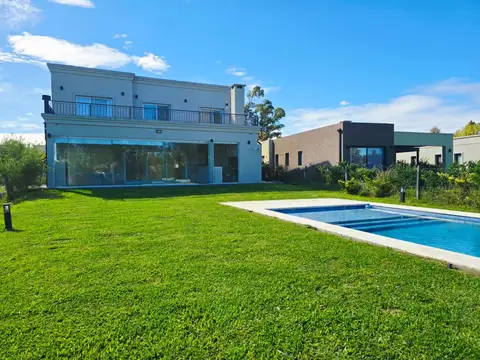 Casa en Venta en Pilar del Este - Santa Elena, USD 299.000