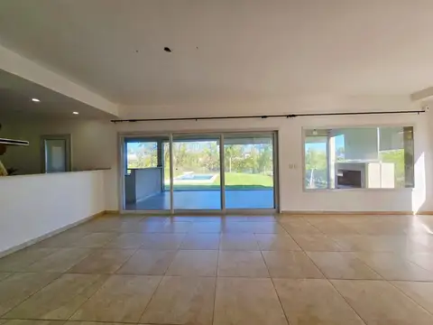 CASA EN VENTA EN SANTA ELENA - PILAR DEL ESTE