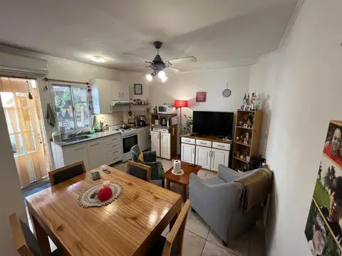 Depto Tipo Casa en Venta en Villa del Parque, USD 85.000