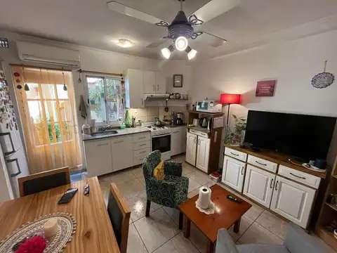 Depto Tipo Casa 3 ambientes con 1 baño