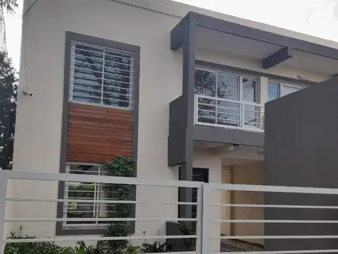 Casa 4 ambientes con 2 baños