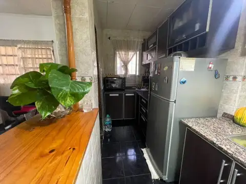 Casa 4 ambientes con Fondo y Terraza