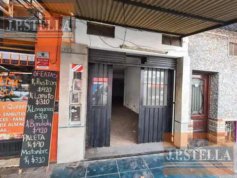 Local Comercial 130 m² c/ 2 baños, cocina y patio - San Justo