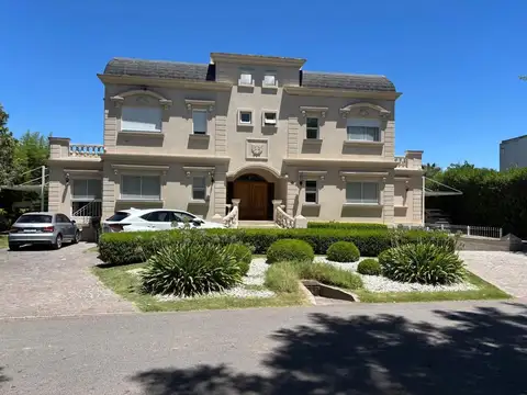 Casa en Venta Abril Club De Campo Hudson Berazategui