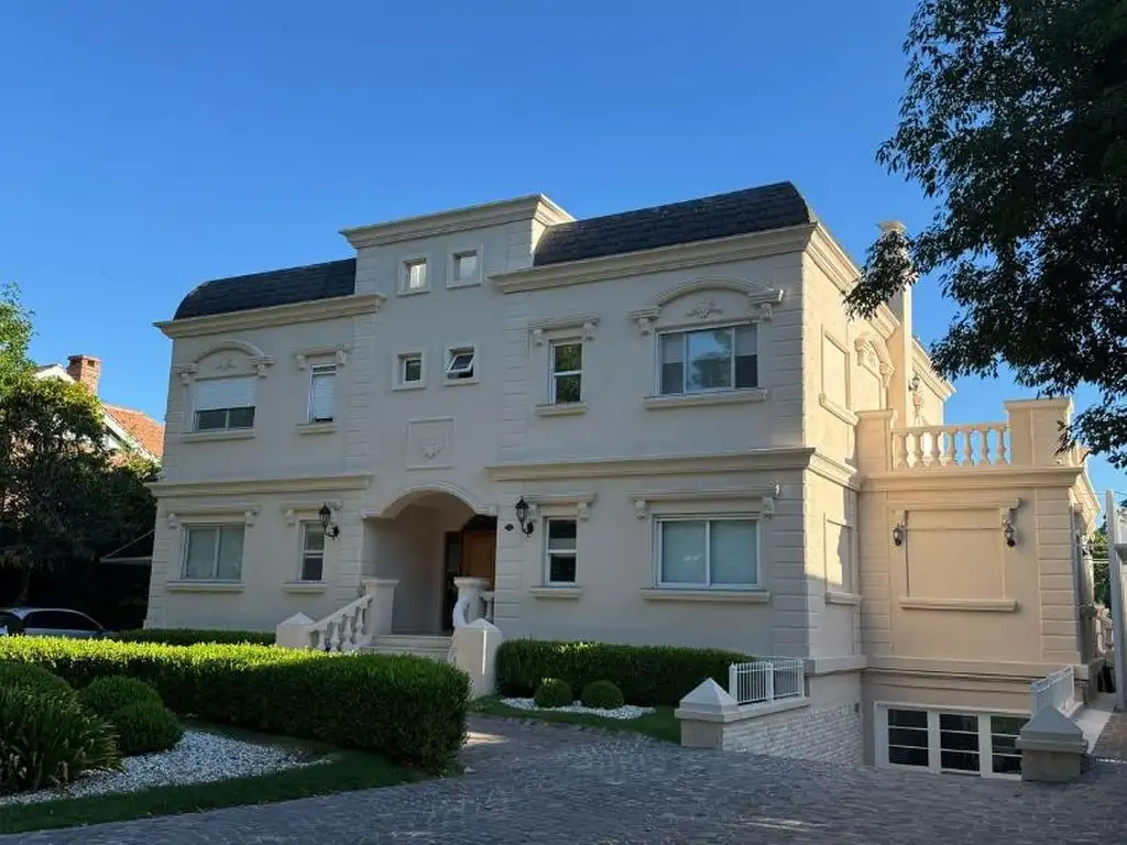 Casa en Venta con cochera