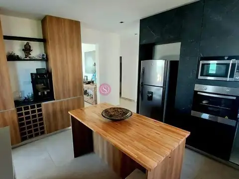 Casa 5 ambientes con 5 baños