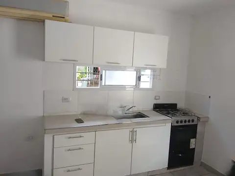 Ingeniero White 1500, Piso P.B.