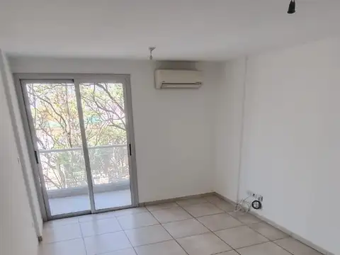 Departamento en Alquiler en Guemes, $ 450.000