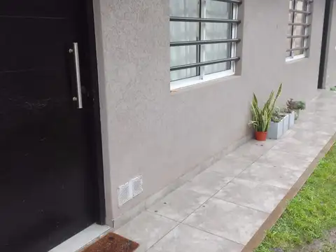 Depto Tipo Casa en Alquiler de 2 ambientes
