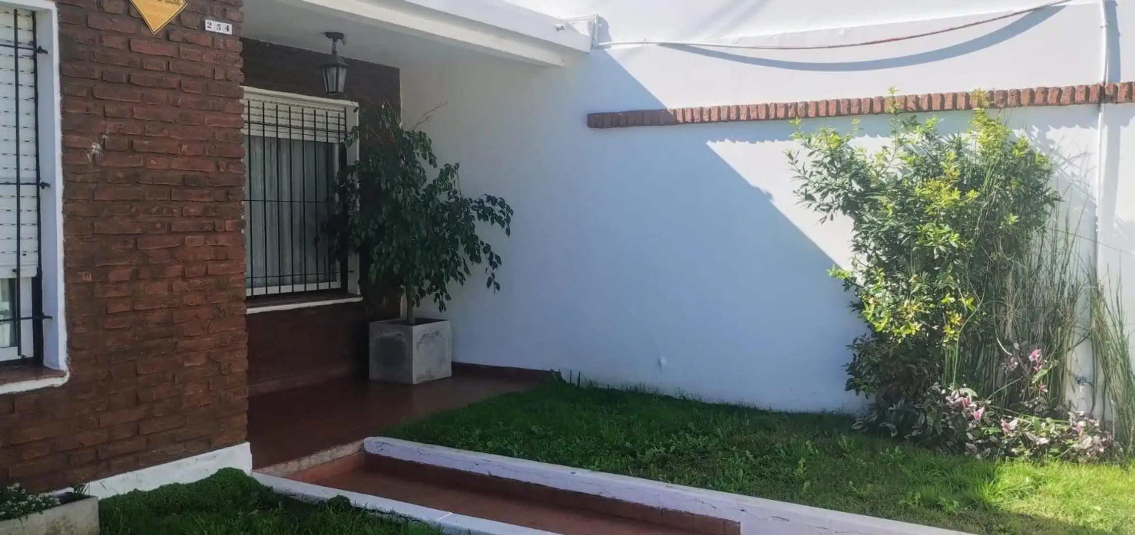 Casa 3 dorm, 110m² con patio y parrilla — Centro