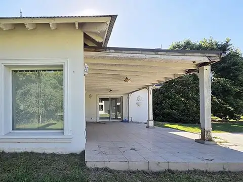 Casa 4 ambientes con 3 baños