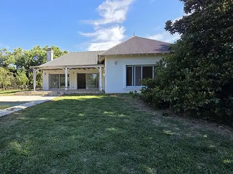 Casa en Venta con 2 cocheras