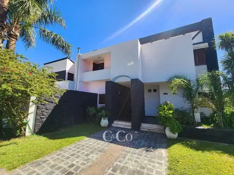 Casa en Venta en Costa Azul, USD 340.000