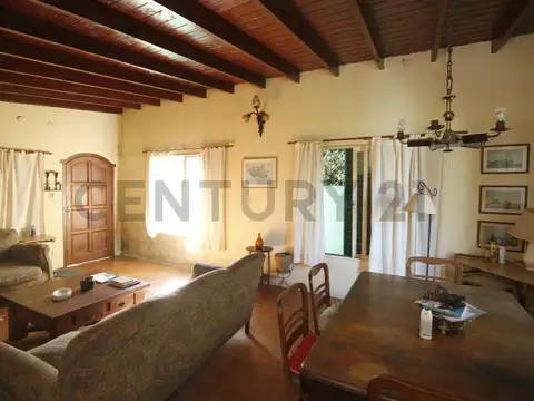Casa en venta a reciclar en City Bell La Plata