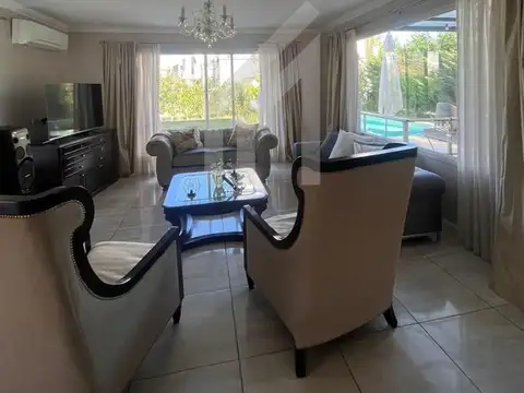 Casa en Alquiler de 4 dormitorios