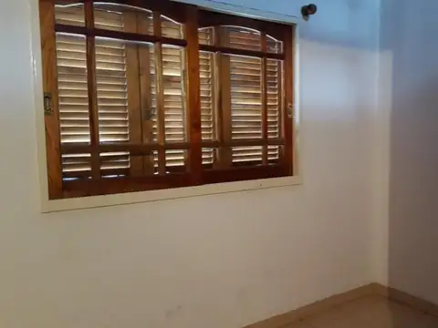 Depto Tipo Casa en Venta en Villa Luzuriaga, USD 114.999