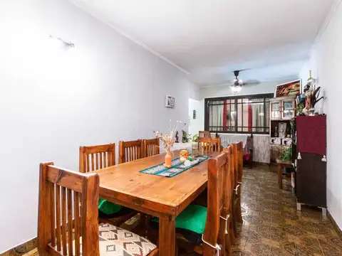 Casa Chalet  en Venta en Adrogué, Almirante Brown, G.B.A. Zona Sur