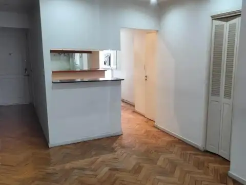 Avenida Las Heras e/ Azcuénaga y Presidente José Evaristo Uriburu