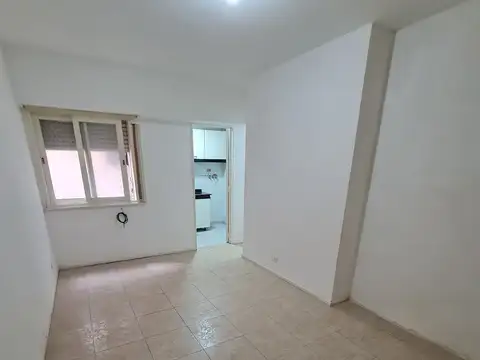 2 AMB JUNIN 410 (BARRIO: CONGRESO/FACULTAD)