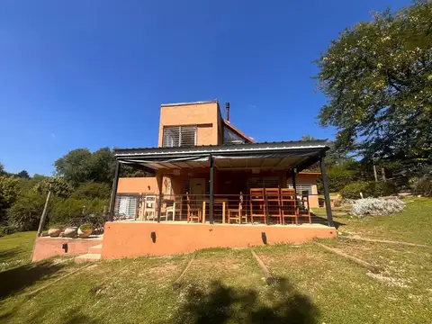 Venta – Casa de té + Depto con arroyo – B° Santa Mónica –  Calamuchita – Cód. 4201