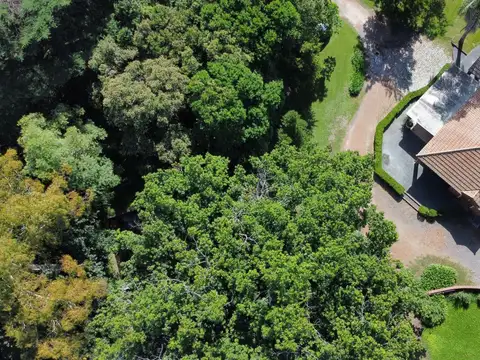 Calle 476 esquina Camino Gral Belgrano