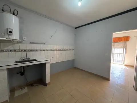 Departamento 2 ambientes (Frente) // En Alquiler // Isidro Casanova