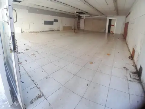 Alquiler Local 180m2 en  P.B en Nuñez  IMPERDIBLE