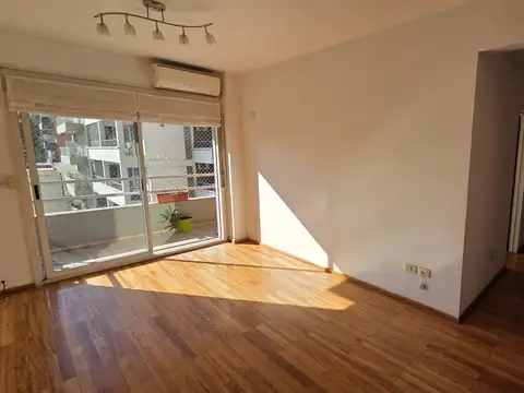 Alquiler Departamento 3 Ambientes con Cochera Fija.