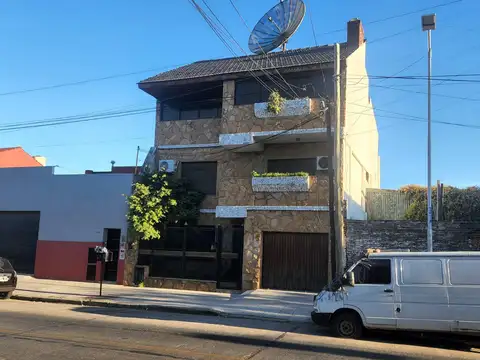 VENTA CASA 5 AMB. VALENTIN ALSINA PILETA QUINCHO