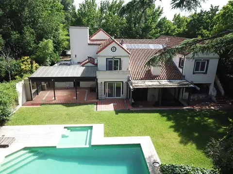Casa en venta en el corazon de La Horqueta San Isidro, oportunidad