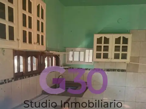 Casa 8 ambientes con 5 baños
