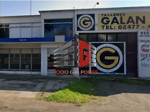 Galpón 2200m2 más 2 Playones de Estacionamiento en Casco Urbano