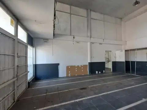 Galpon en Alquiler 42  mts Frente