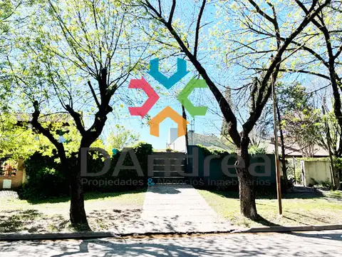 VENTA CASA QUINTA en Zona Club Mercedes 