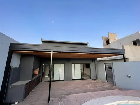 CASA QUINTA C/ PILETA