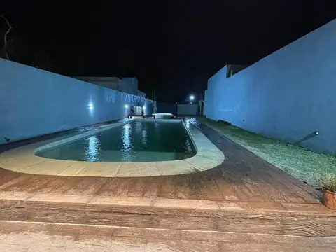 Casa 2 ambientes con 1 baño