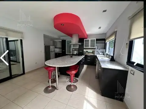 Casa 7 ambientes con 5 baños