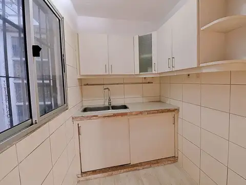 Se alquila casa 2 dorm + entrepiso en Reducto