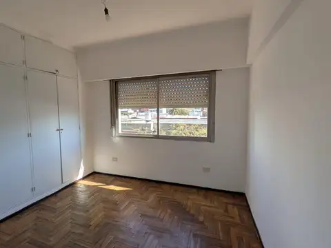 Departamento en Alquiler en Zárate, $ 650.000