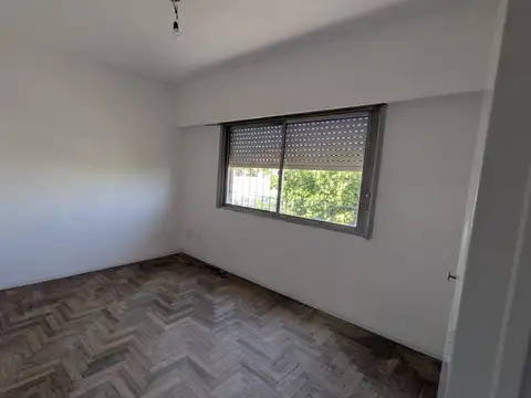 Departamento en Alquiler en Zarate, $ 650.000