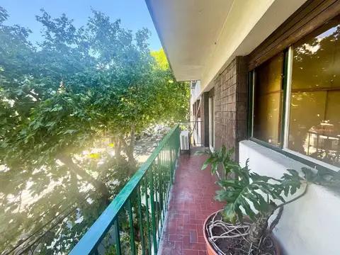 Francisco Acuña de Figueroa 700