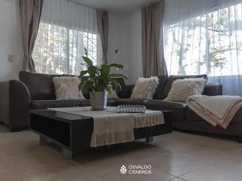 Casa en Alquiler Temporal con 1 cochera