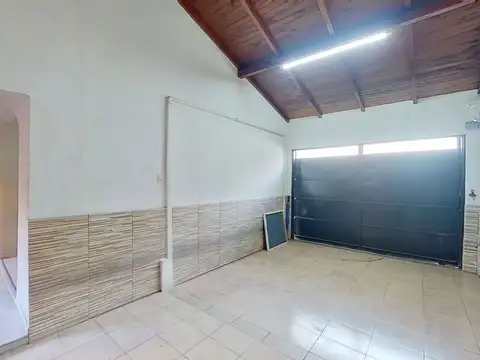 CASA 4 AMBIENTES CON COCHERA Y PARRILLA SARANDÍ
