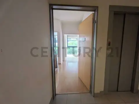 Oficina 3 ambientes con 1 baño