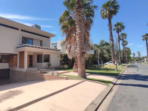 Casa en Alquiler de 4 dormitorios