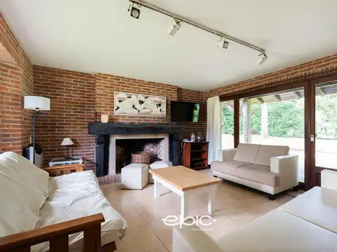 Casa 4 ambientes con 3 baños