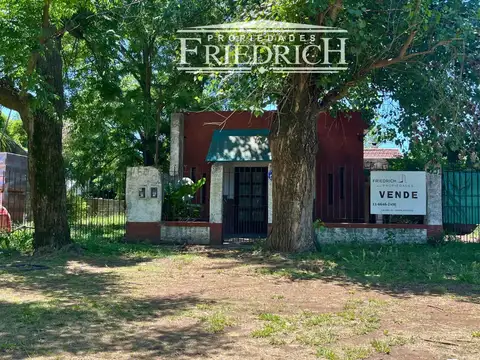 ¡Notable propiedad con dos lotes contiguos!