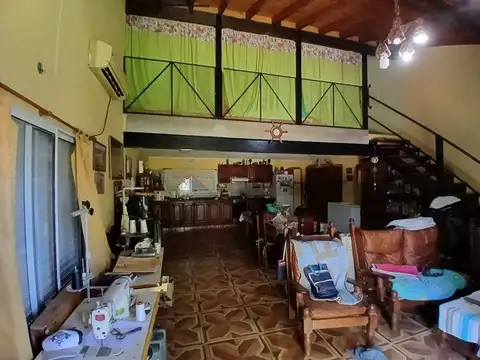 Casa 4 ambientes con 1 baño