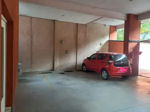 Cochera cubierta en venta- Edificio Miradores II